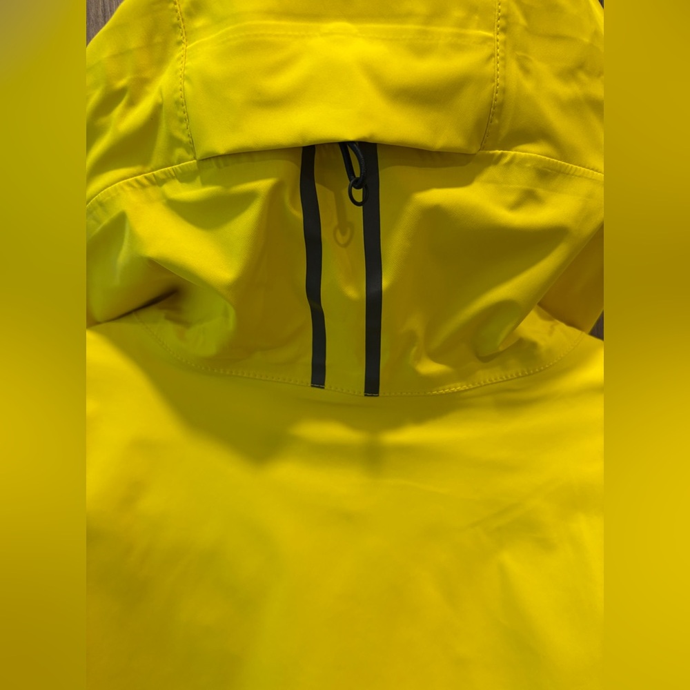 Canada Goose Nanaimo Windproof/Waterproof Jacket In Overboard Yellow - Picture 15 of 15